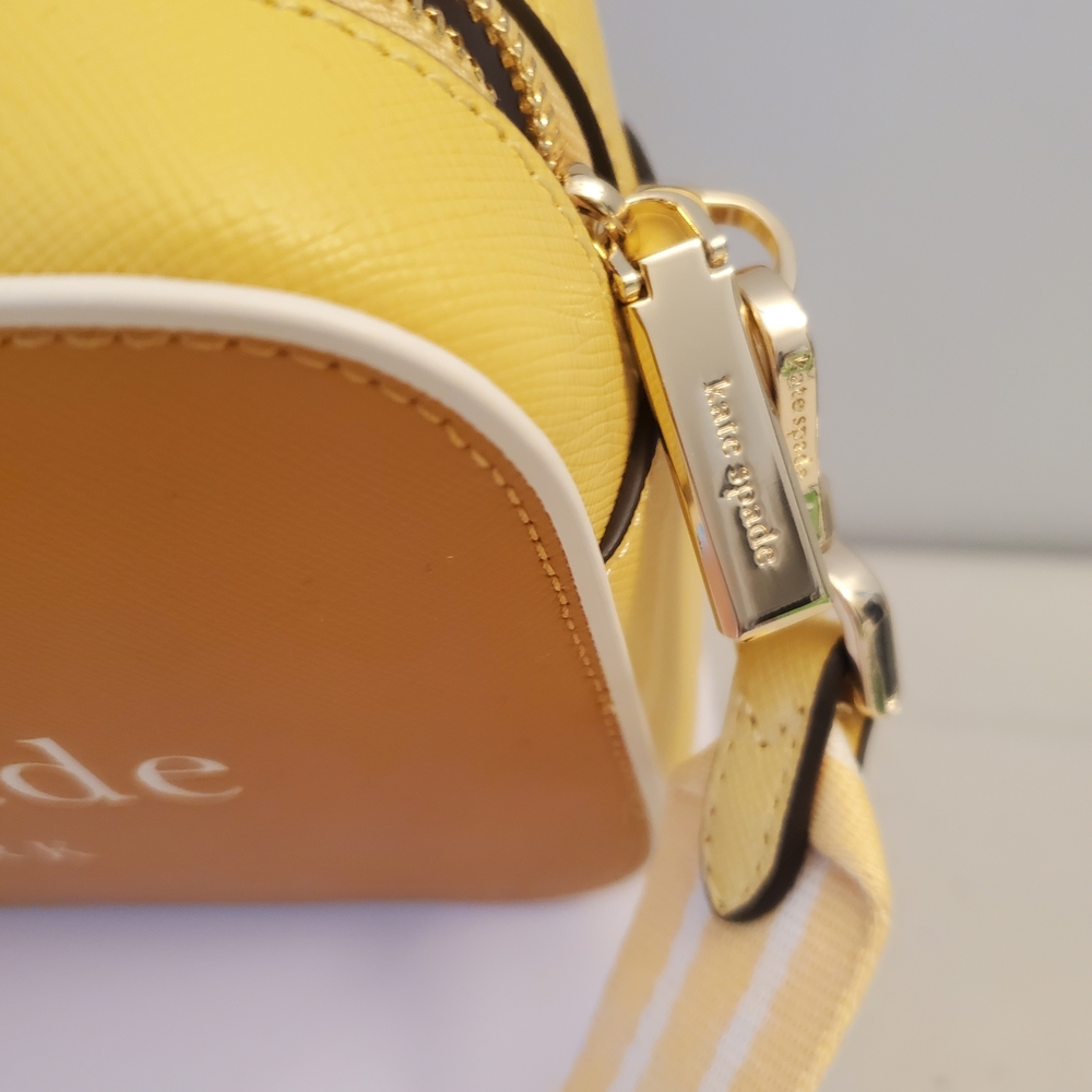 Kate Spade Oh Snap Squash Blossom Bag. NWT. - Picture 3 of 6